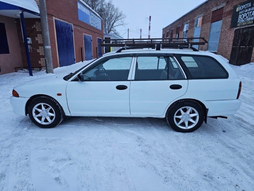 Mitsubishi libero 2001