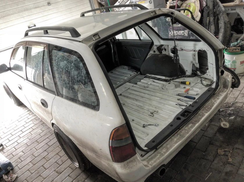 Митсубиси Либеро