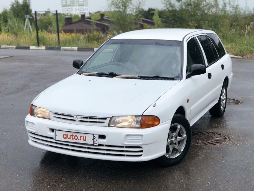 Mitsubishi libero 2000