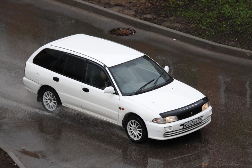 Мицубиси Либеро