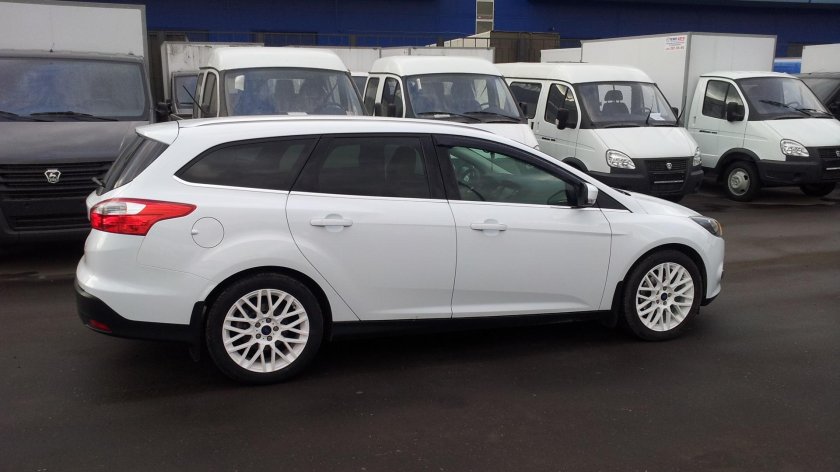 Ford Focus 3 универсал белый