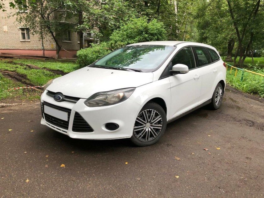 Ford Focus 3 универсал белый