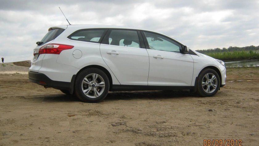 Ford Focus 3 универсал белый