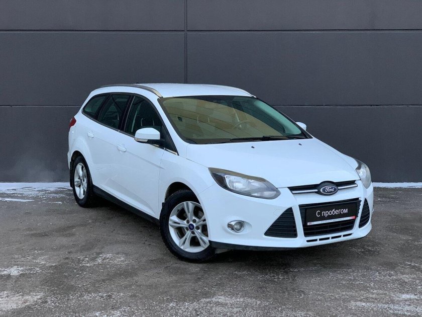 Белый Форд фокус белый 2013