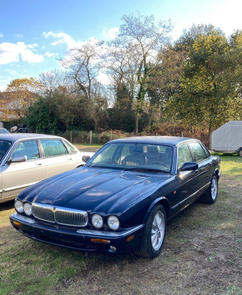 Jaguar xj x 300