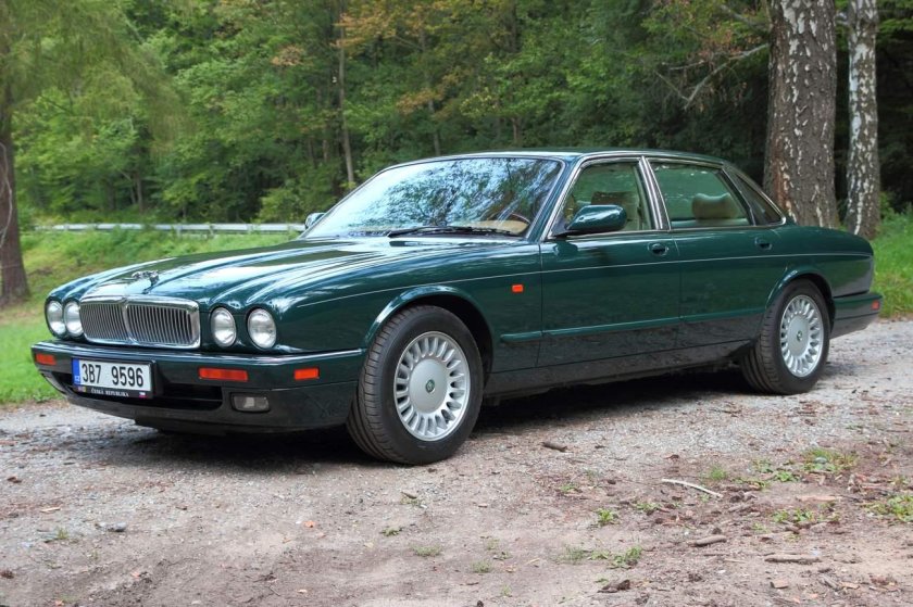 Jaguar xj12