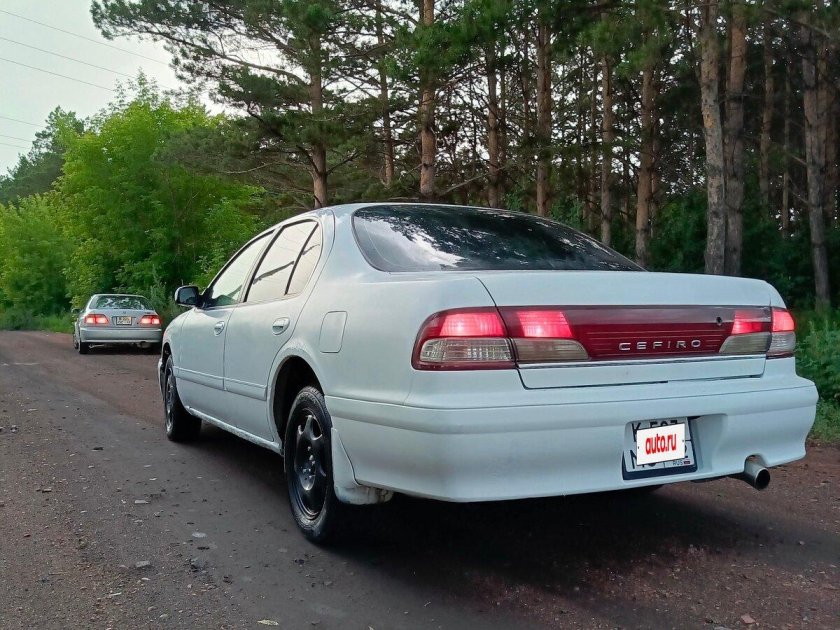 Nissan cefiro 1998