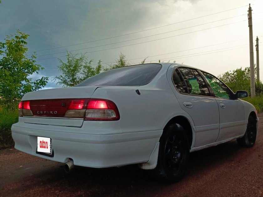 Nissan cefiro 1995
