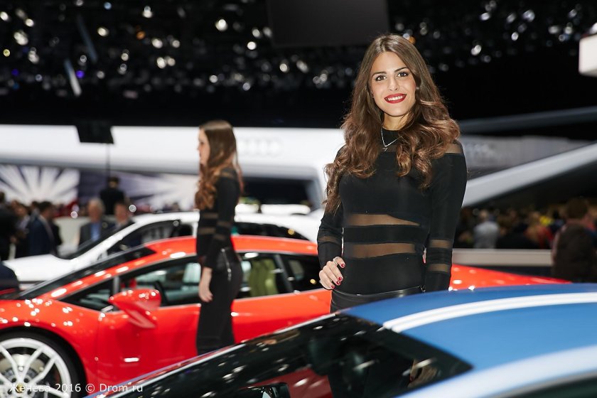 Девушки Женевского автосалона