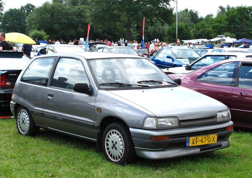 Daihatsu Charade g100