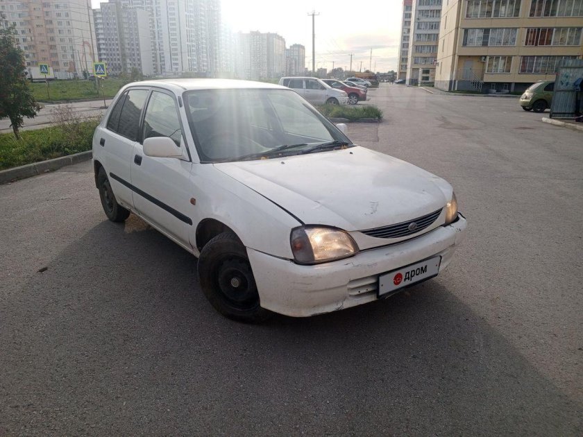 Тойота старлет 1998