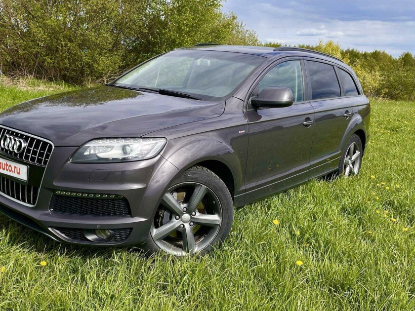 Джип Ауди темно вишневый