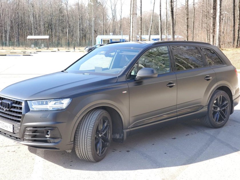 Audi q7 Black Edition