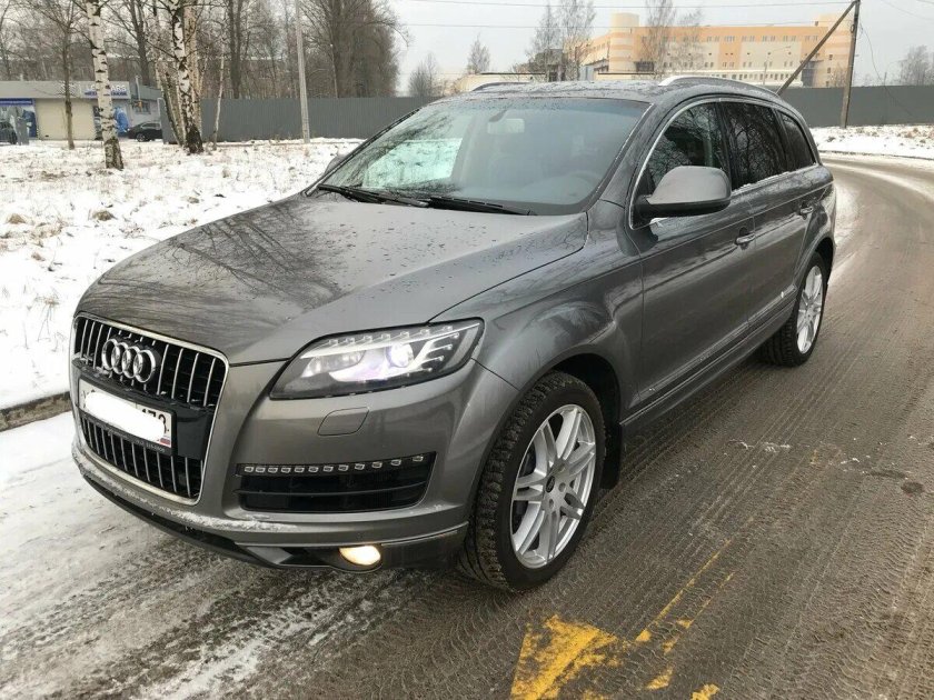 Audi q7 серая