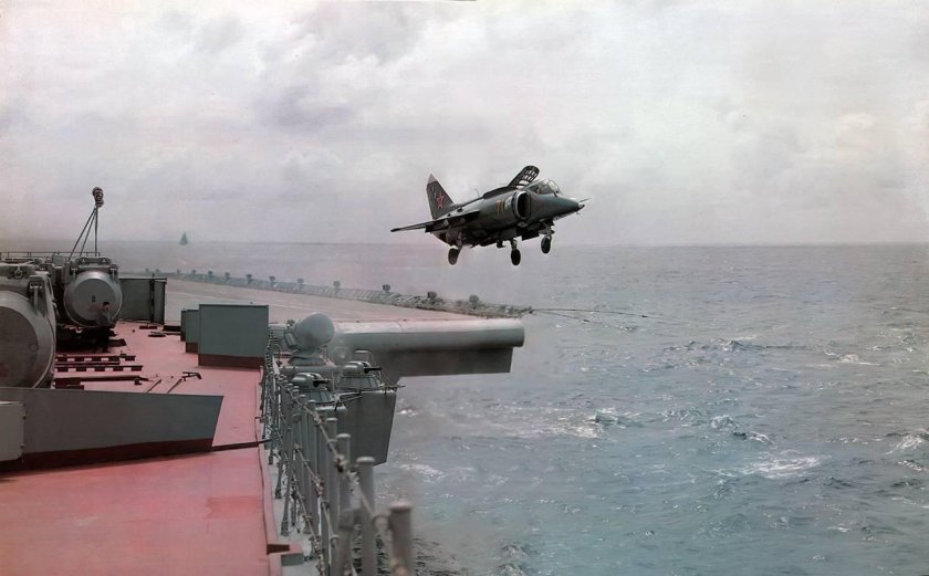 Новороссийск авианесущий крейсер