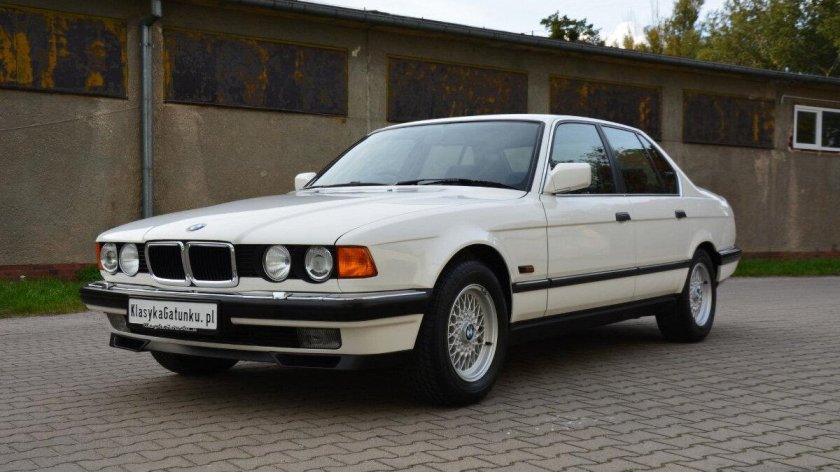 БМВ 740 е32
