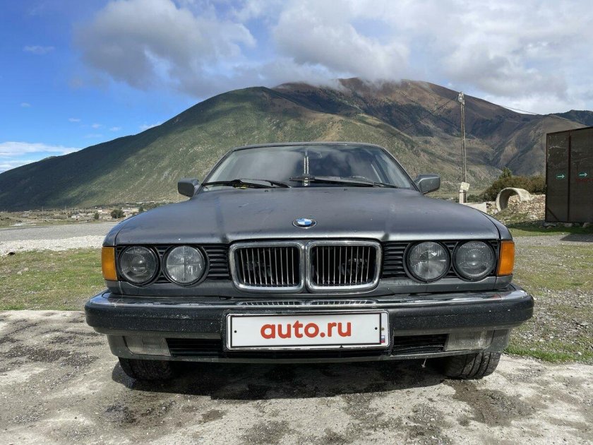 БМВ 7 серии 1993 года