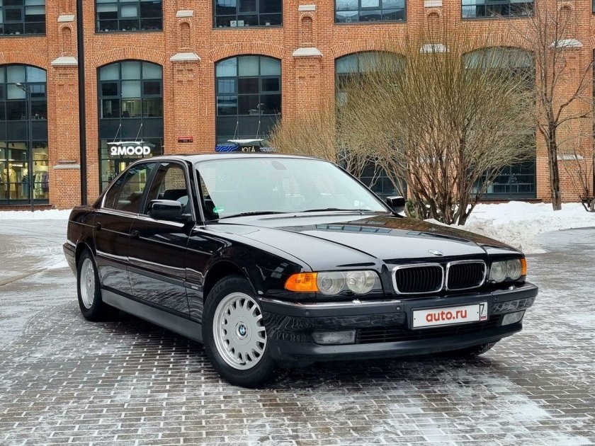 БМВ 750i е38