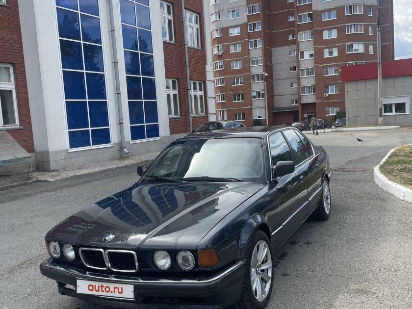 БМВ 7 серии бумер