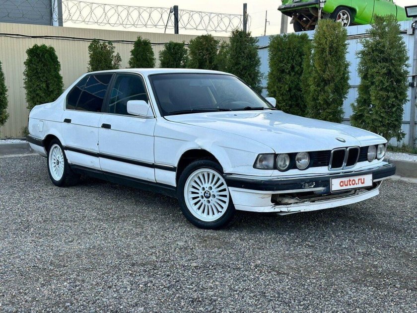 BMW e34 белая