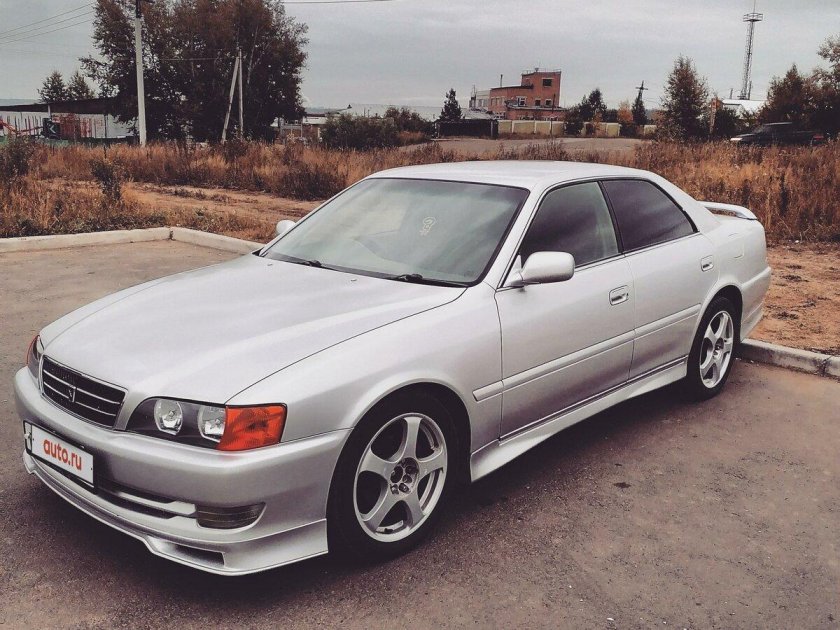 Тойота чайзер 100 серебристый