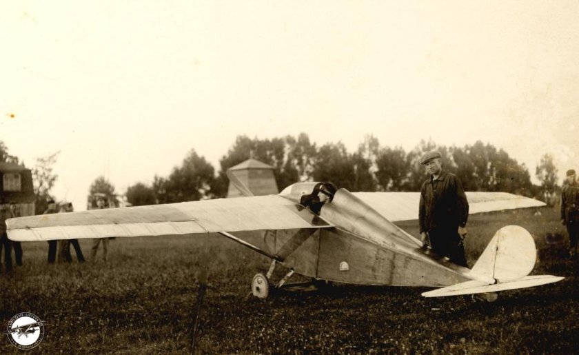 Моноплан Дуайт Сандерс