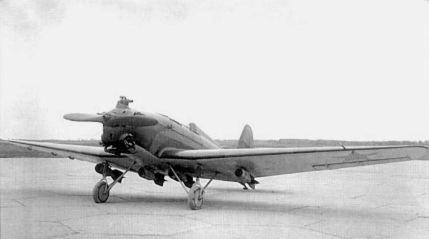 УТ-2 самолёт