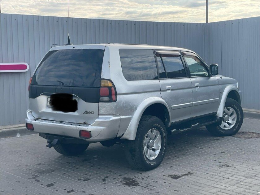 Mitsubishi pajero sport i