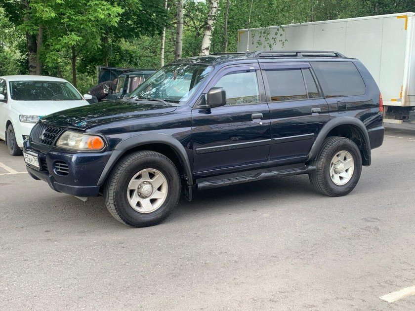 Митсубиси монтеро спорт 2001 года