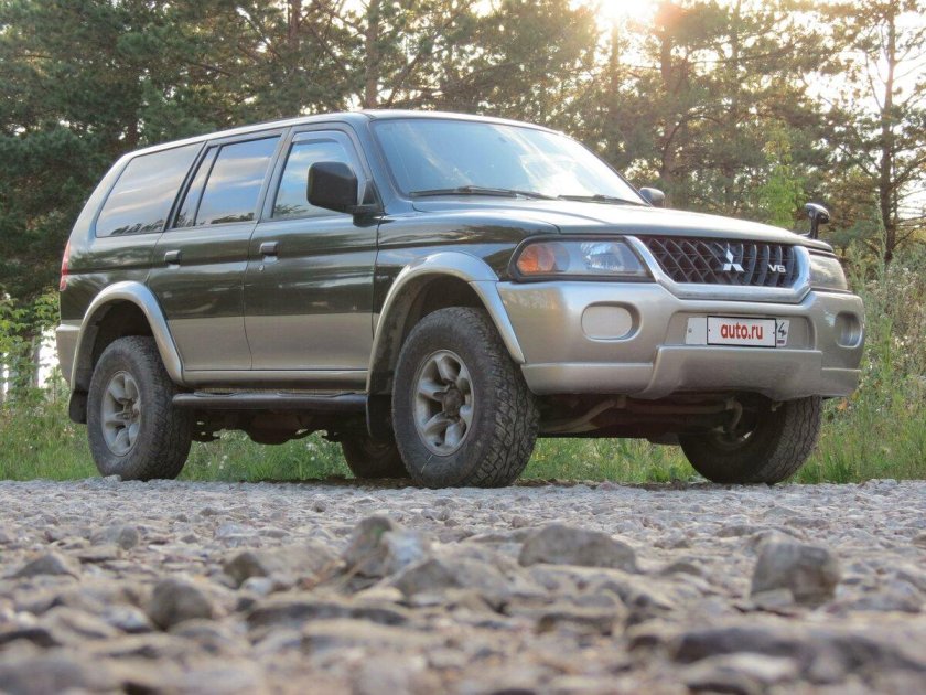 Митсубиси Монтеро спорт
