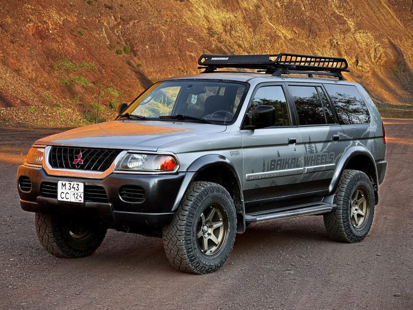 Митсубиси Монтеро спорт