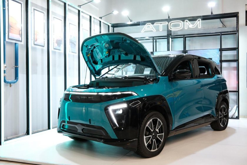 Электромобиль атом кама