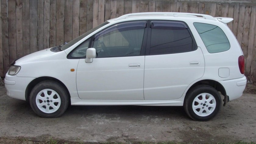 Toyota Corolla Spacio 1998