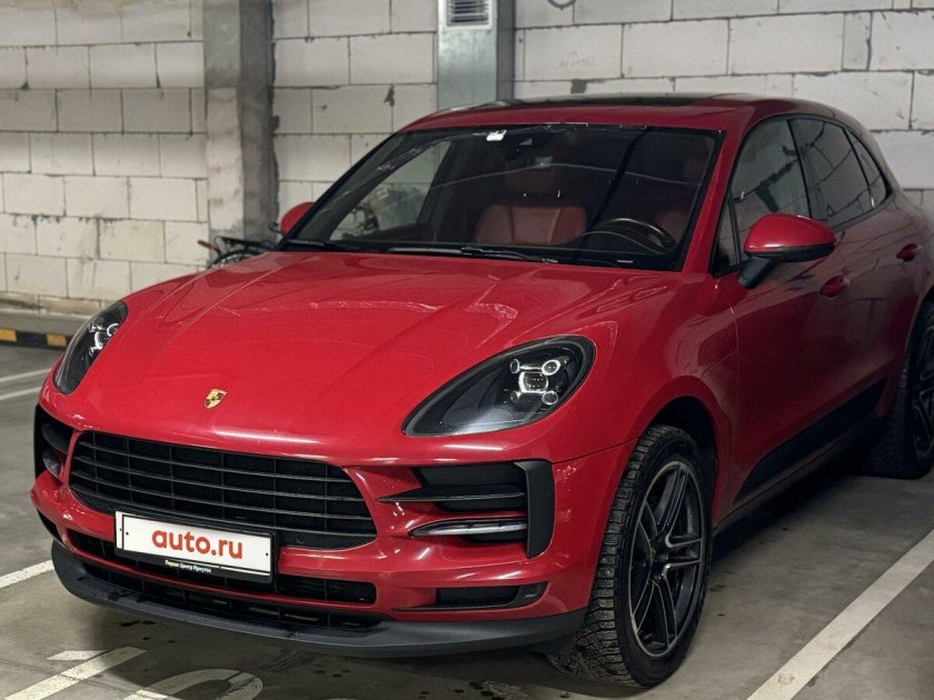 Красный порше