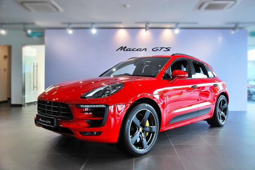 Porsche Macan 911