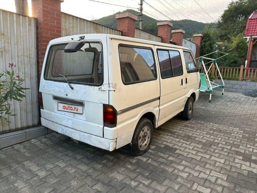 Mazda Bongo 3