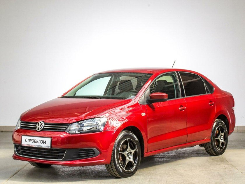 Volkswagen Polo sedan красный