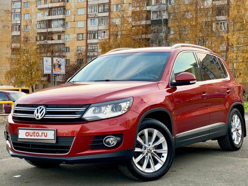 Volkswagen Tiguan красный