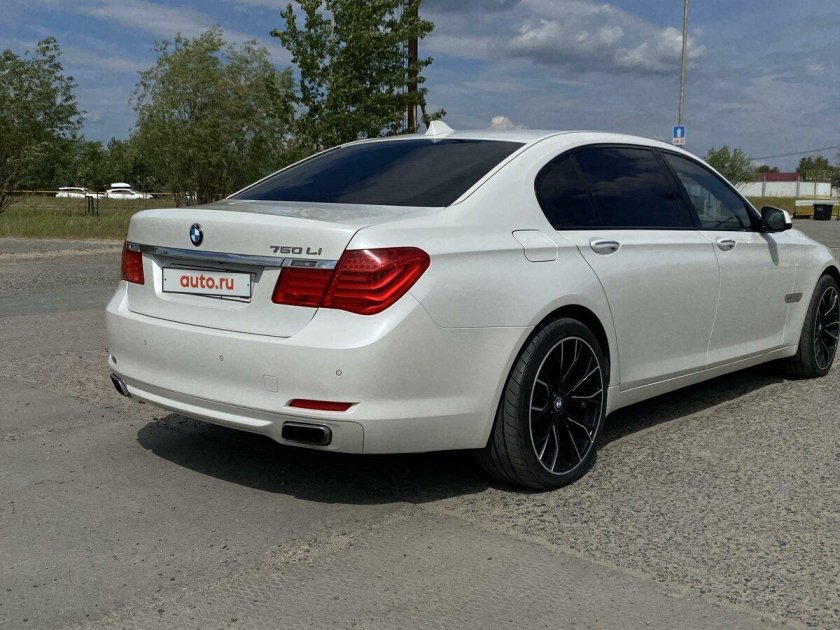 БМВ 750 2009