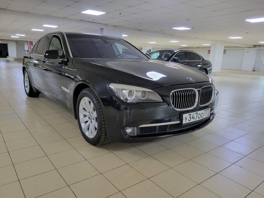 Бмв 7 серии 2010