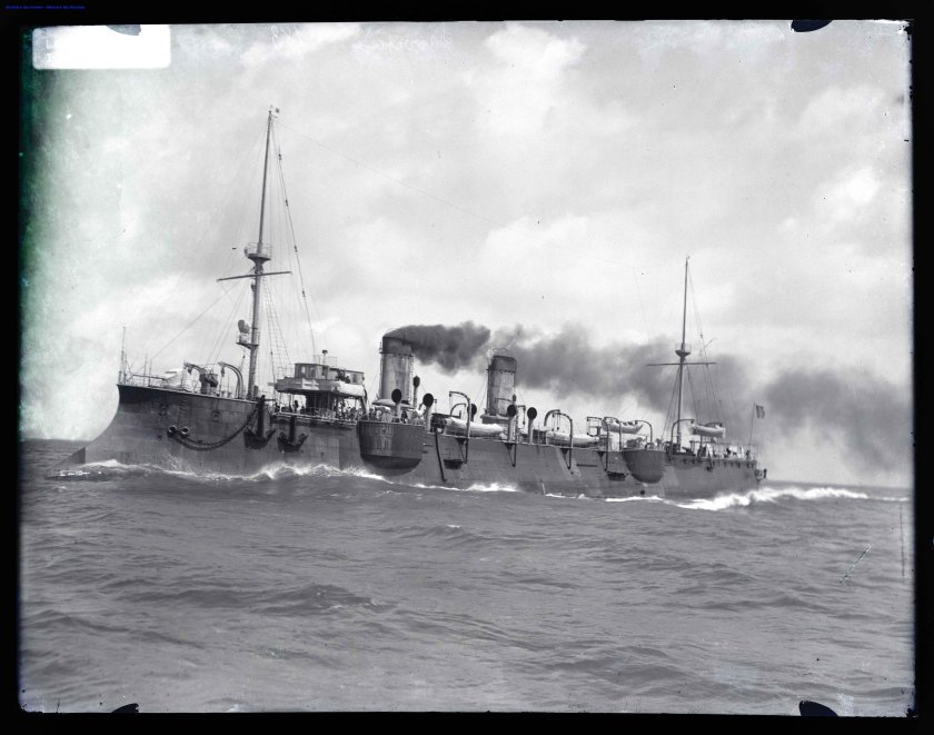 Эскадренный миноносец новик