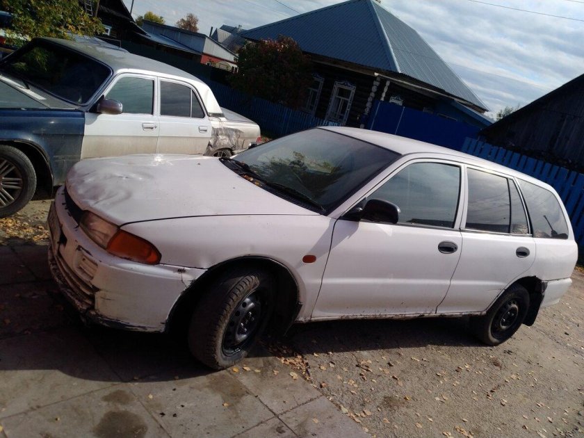 Митсубиси 85 года удлинённая