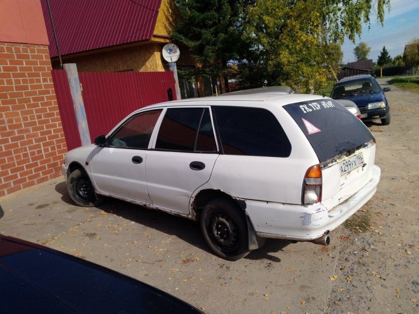 Мицубиси Либеро 2000