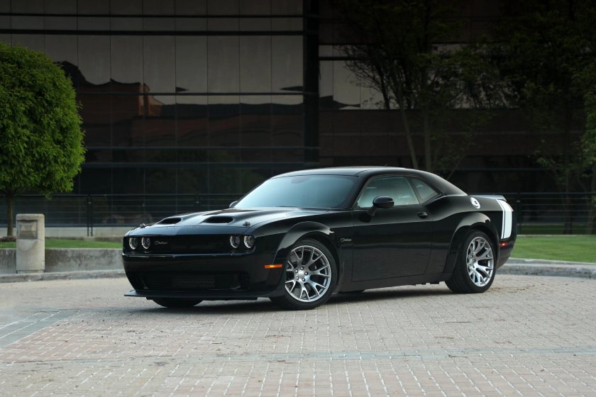 Dodge Challenger srt Black