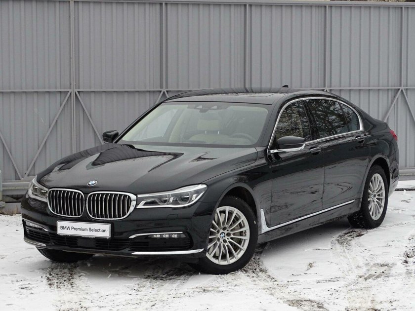 BMW 7 g12 Black