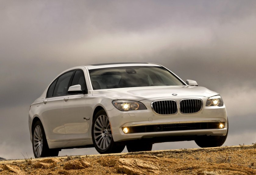 БМВ 750 li
