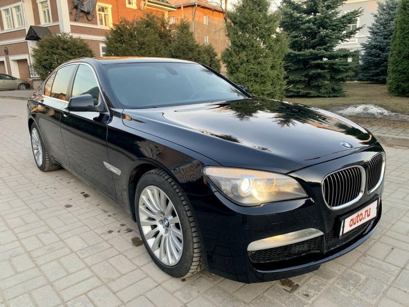 BMW 750i f01