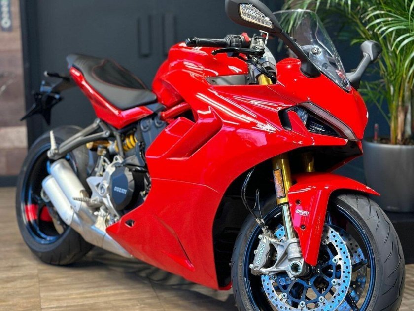 Спортивные мотоцикл