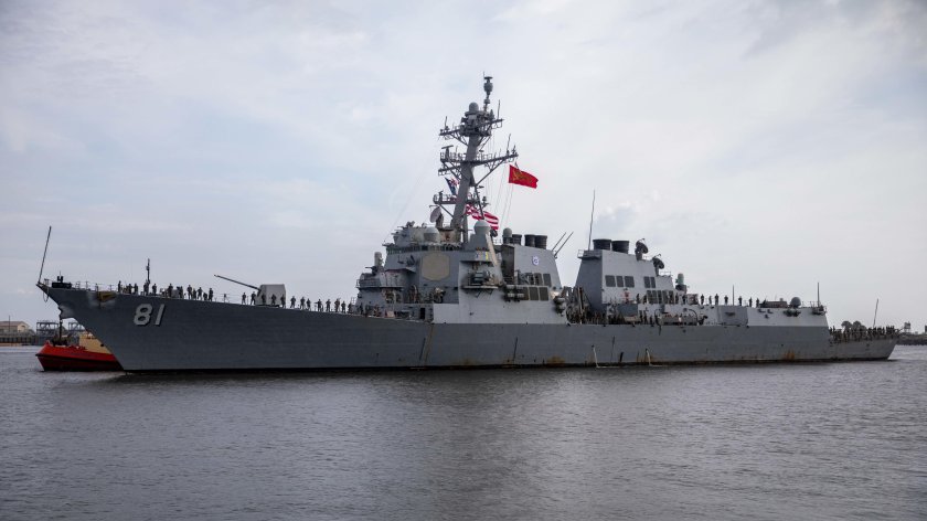 Эсминец ВМС США «Сэмюэл б. Робертс»