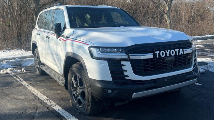 Toyota Land Cruiser 300 2023